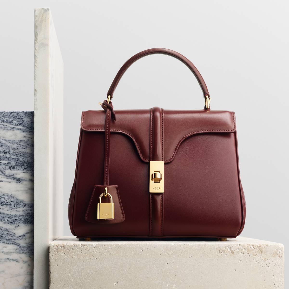 حقيبة Celine 16 من حقيبة Celine 16 من
