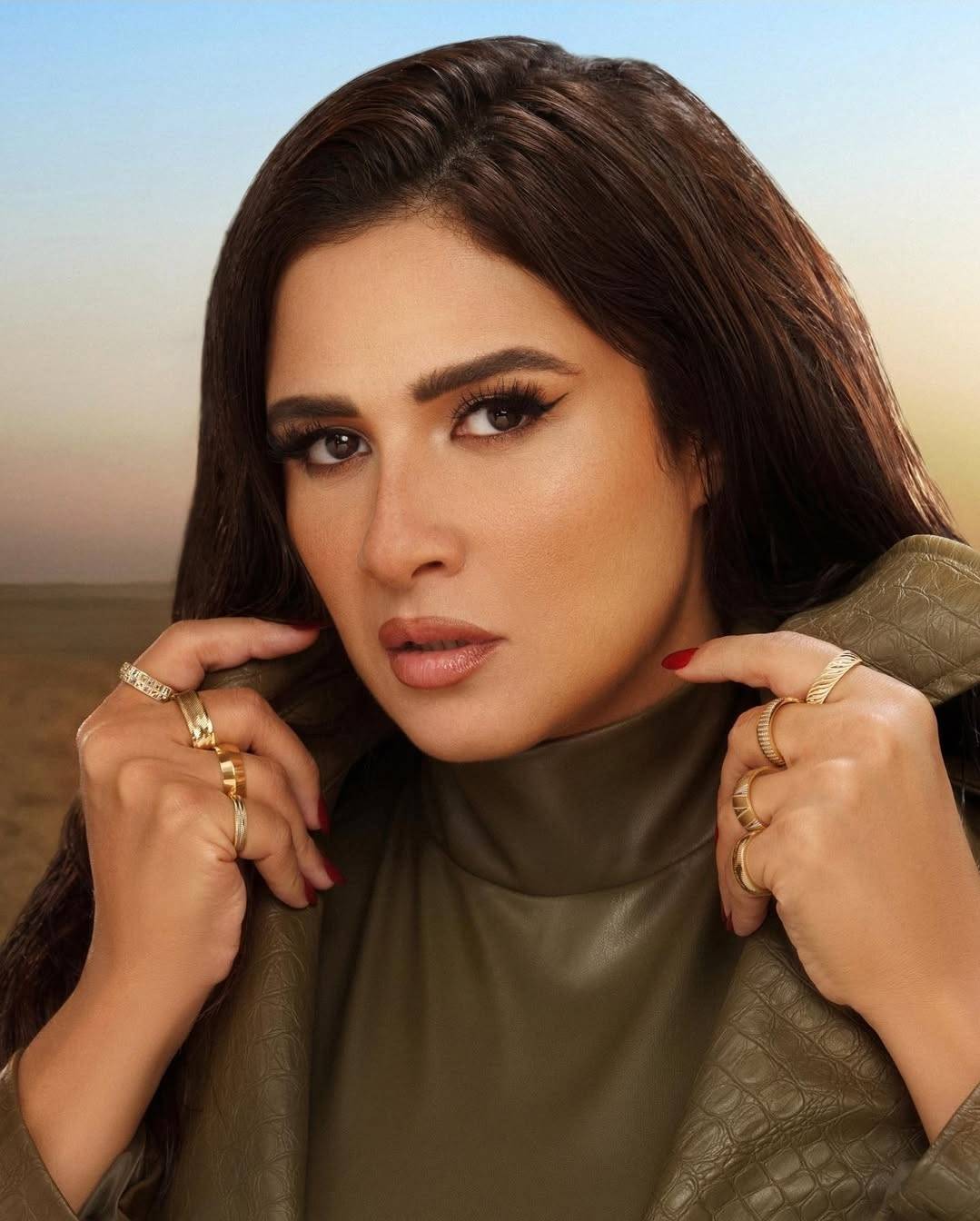 ياسمين عبد العزيز تضع حدّاً لتعليقات منسوبة إلى أحمد العوضي