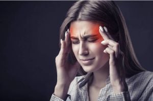لعلاج الصداع من دون أدوية... جرّبي هذه النصائح