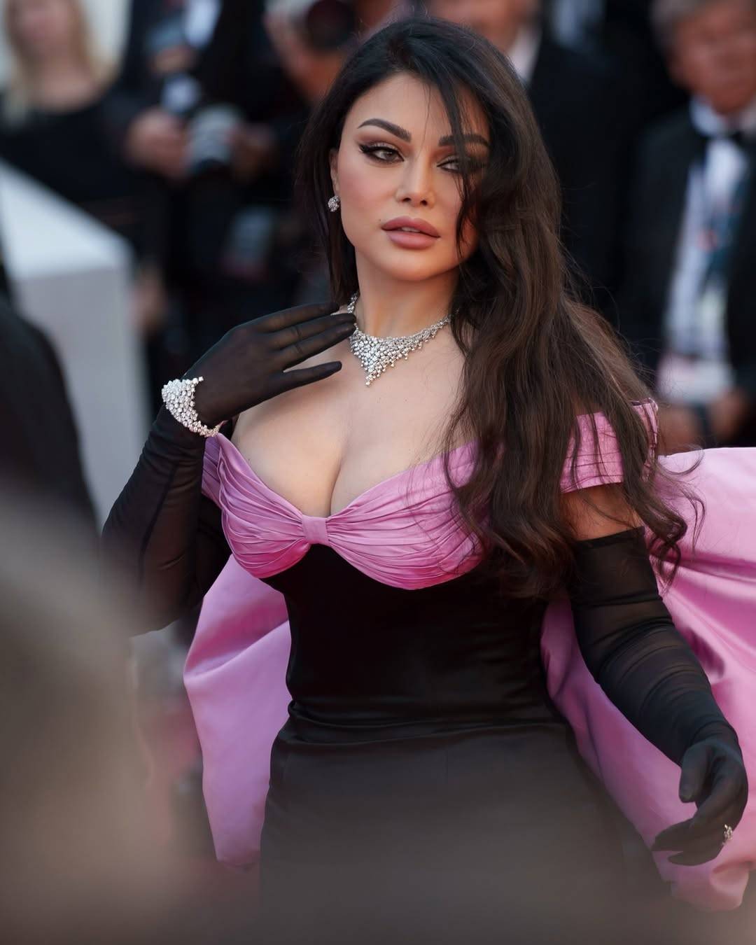 إطلالات جريئة لهيفاء وهبي في عام 2024.. كيف تحدّت المألوف؟