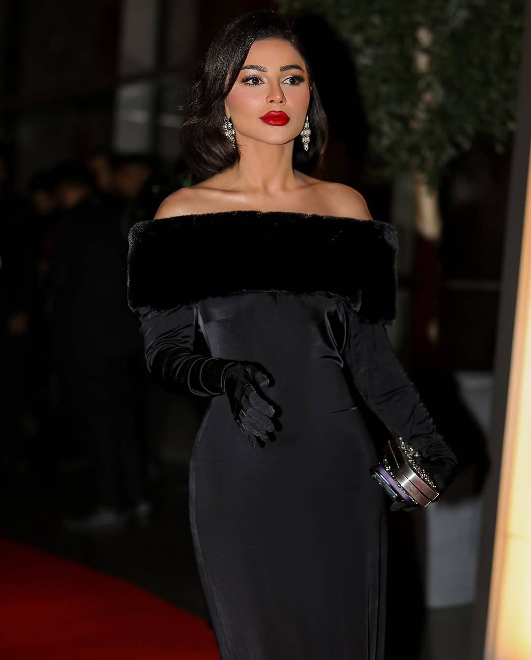 إطلالة مهيرة عبد العزيز في دار الأوبرا: أناقة وكلاسيكية تجمع بين الرقي والجرأة