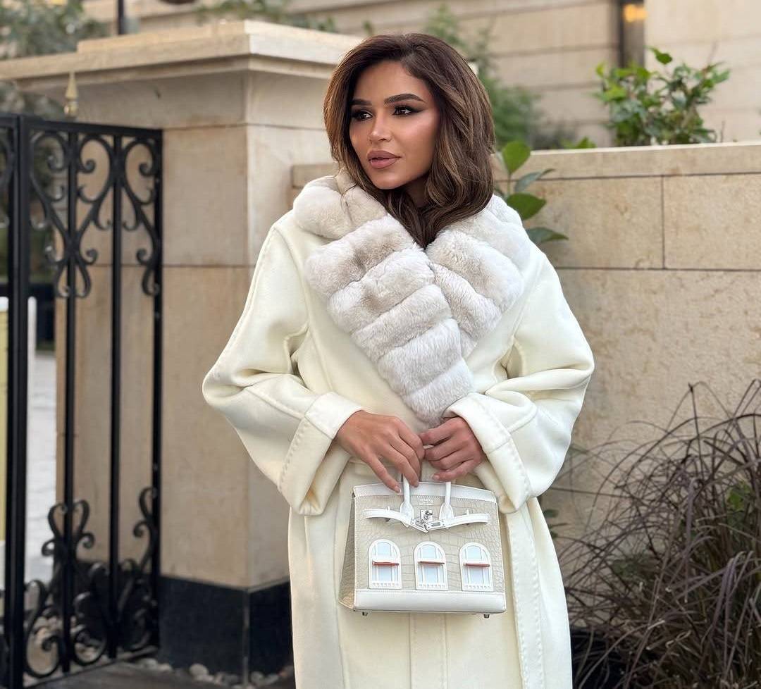 نهى نبيل بين أزمة سحب الجنسية منها والموضة... الأناقة لا تغيب