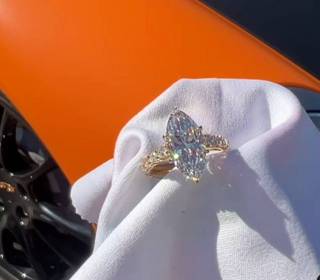 خاتم سيلينا غوميز