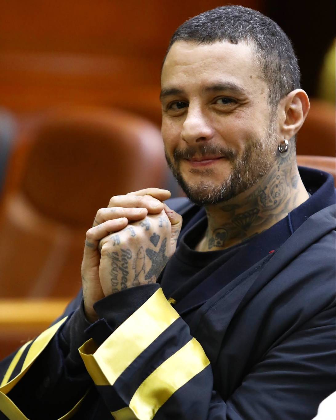 أحمد الفيشاوي يعلن ترشيحه لجائزة أفضل ممثل (فيديو)