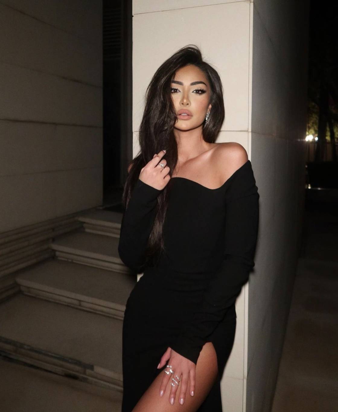 نور الغندور والفساتين السوداء... تألق وثقة في كل مناسبة