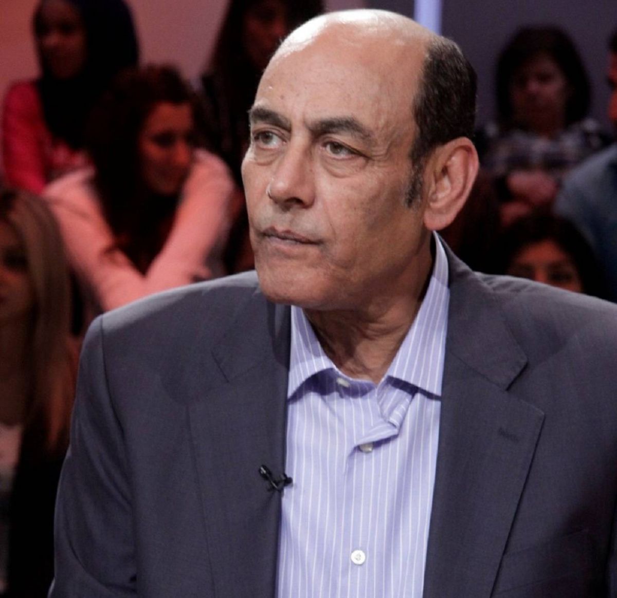 أحمد بدير بلفتة إنسانية في عزاء شقيقته