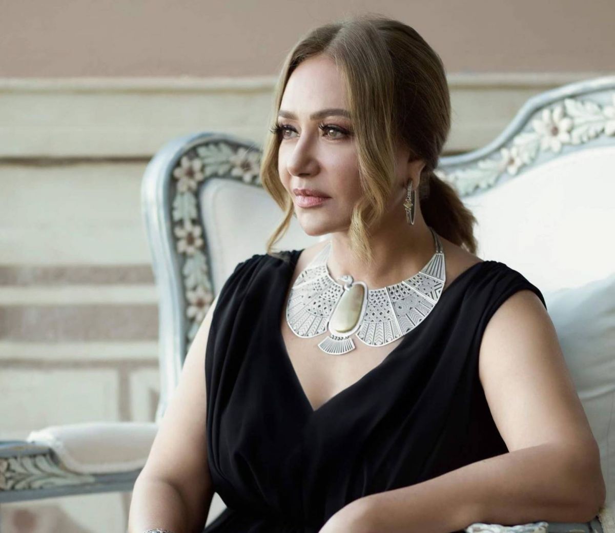 ليلى علوي ودرّة وإلهام شاهين يدعمن الأدباء الشباب