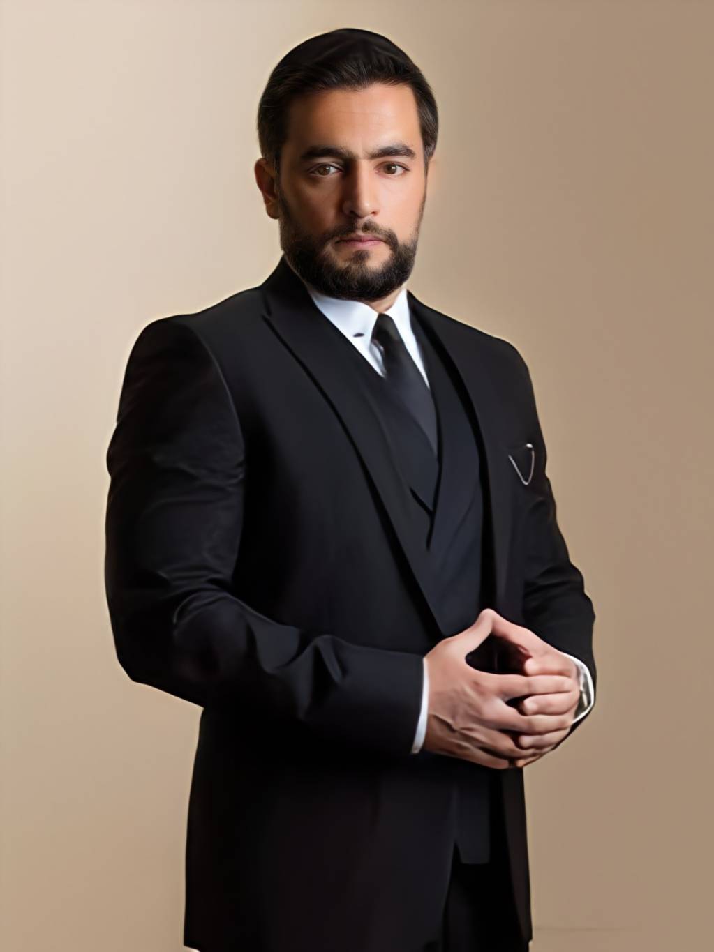 هاني سلامة يؤدي مناسك العمرة