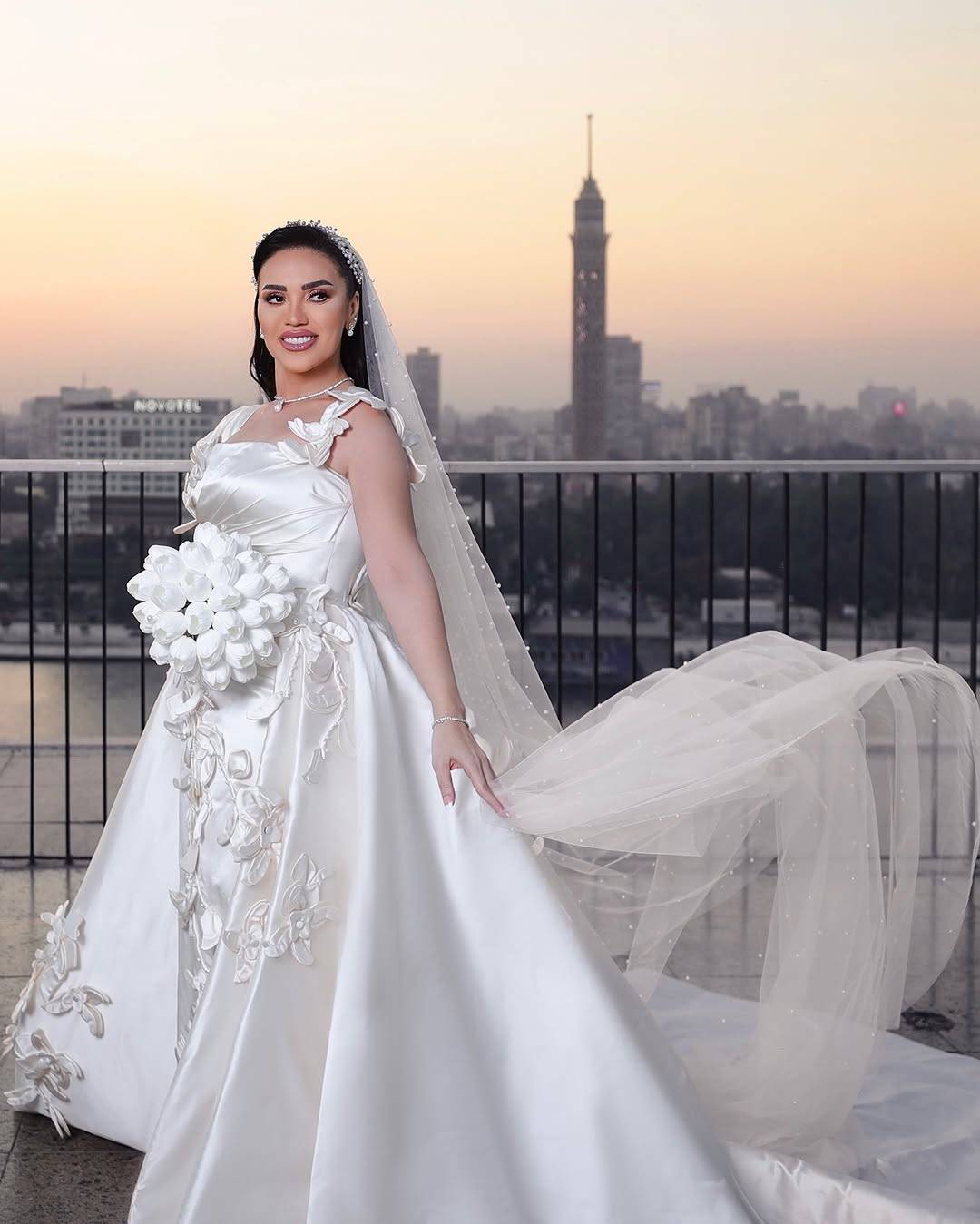 مي فاروق تضع حداً لمنتقدي صورها.. هذا ما قالته عن أولادها