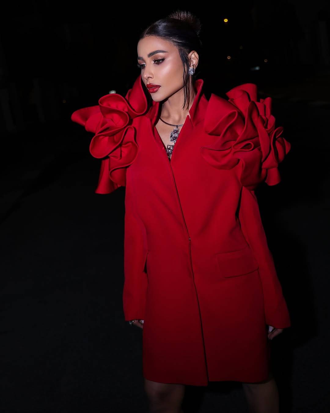 مهيرة عبد العزيز بإطلالة هيفاء وهبي بفستان الوردة الجريء