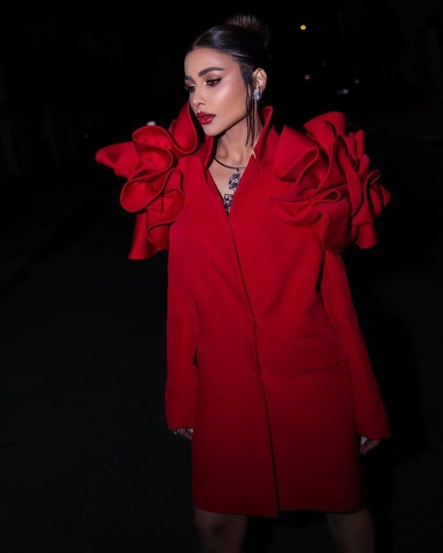 مهيرة عبد العزيز بإطلالة هيفاء وهبي بفستان الوردة الجريء