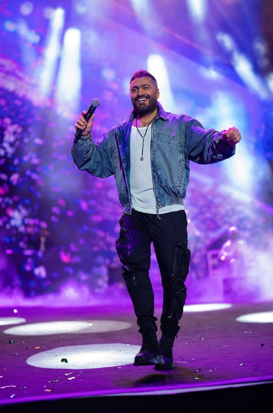 تامر حسني يوجه رسالة لجمهوره قبل حفل رأس السنة