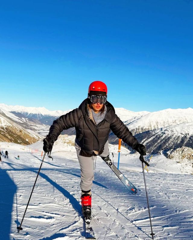 زينة تكشف عن مهارة التزحلق على الجليد