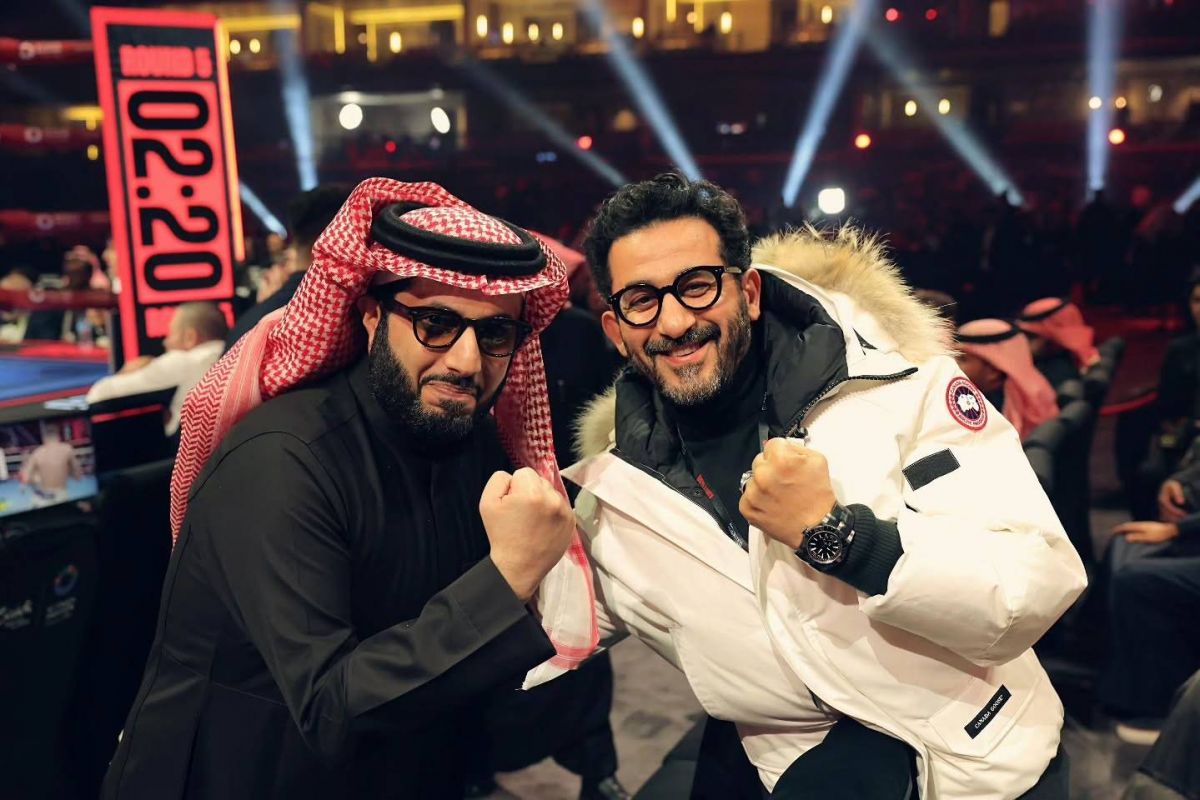 تركي آل الشيخ يشوّق الجمهور لمسرحية أحمد حلمي الجديدة