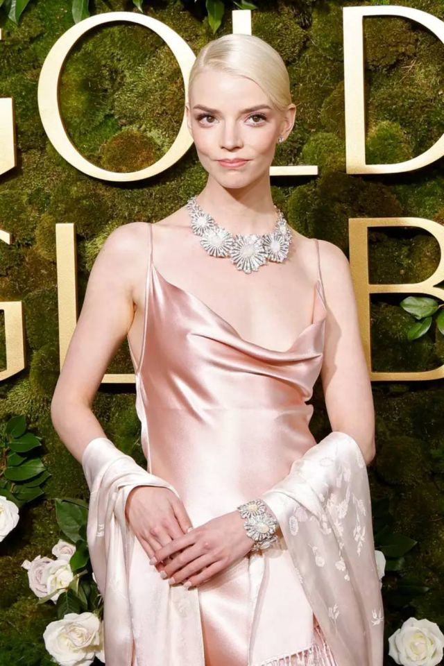 أنيا تايلور-جوي في تيفاني أند كو. Tiffany & Co. 