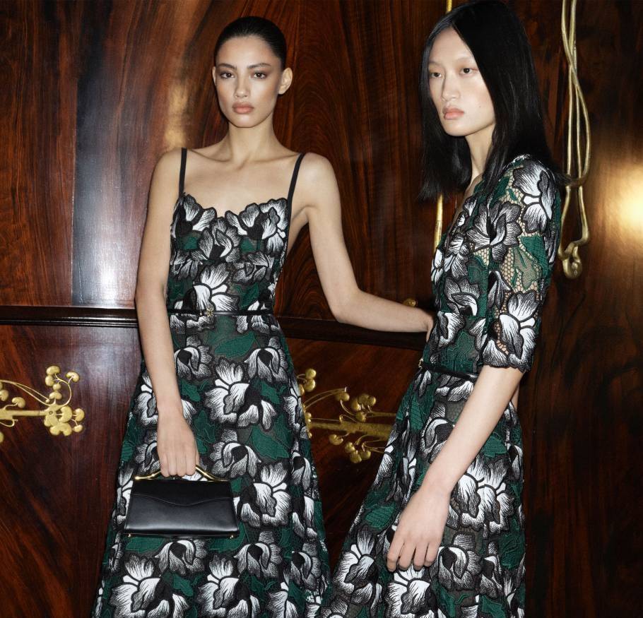 مجموعة إيلي صعب ما قبل خريف 2025 تحتفي بقوة المرأة وحرّيتها