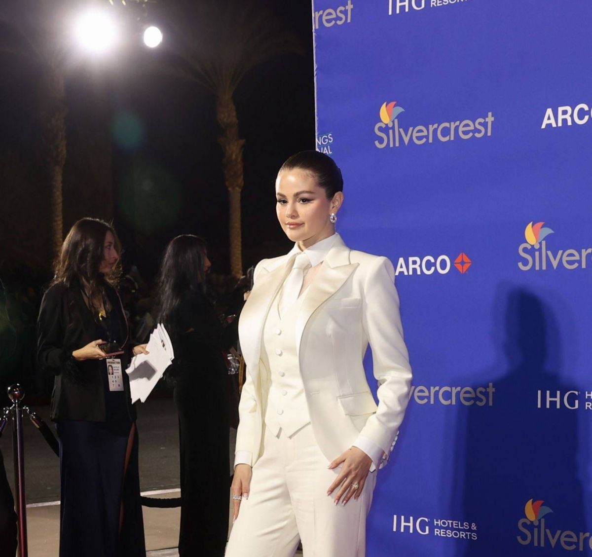 سيلينا غوميز بإطلالة مختلفة من Ralph Lauren