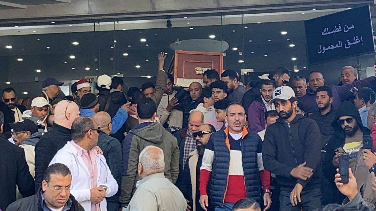 تشييع جثمان أحمد عدوية وسط دموع محبيه (صور)