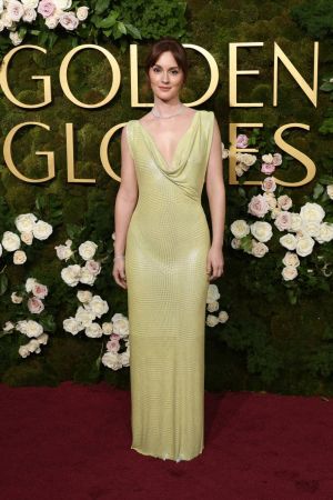 فساتين أنيقة بلمسات عصرية من Versace