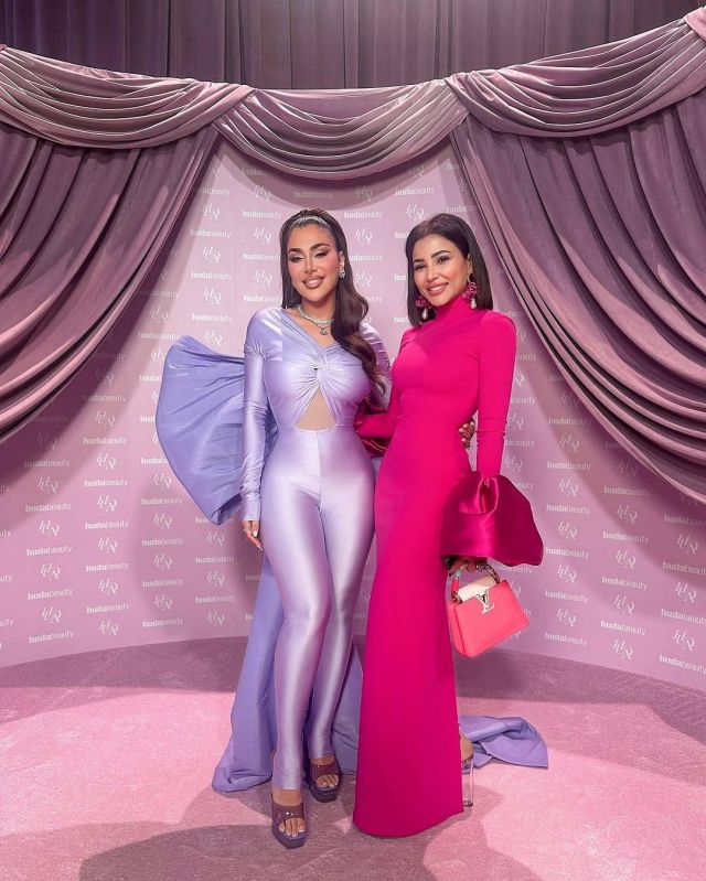 مهيرة عبد العزيز بحقيبة 