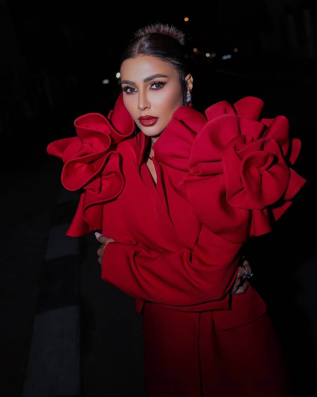 أحدث إطلالة لمهيرة عبد العزيز بعد الطلاق: مزيج من الفخامة والجرأة