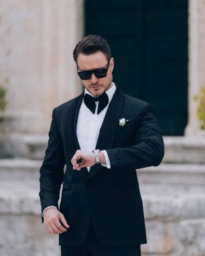 صور رومانسية من حفل زفاف بوراك تشيليك