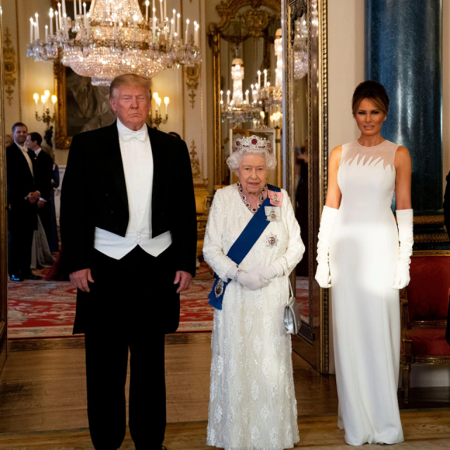 ميلانيا ترامب متألّقة بالأبيض