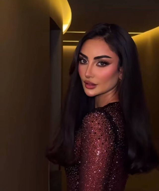 نور الغندور بمكياج وشعر جميلين 