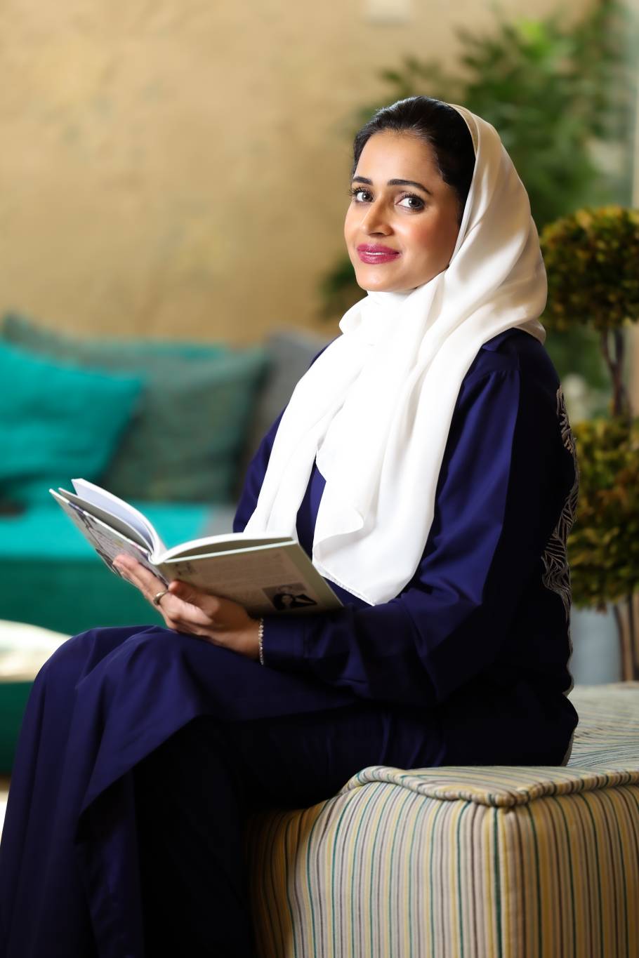 الدكتورة إخلاص عبد العزيز سندي... رحلة تفوّق في العلوم والمجتمع
