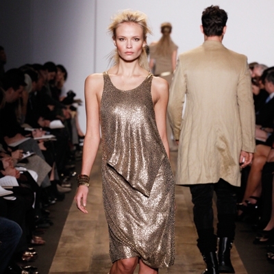 Michael Kors مجموعة 'أميركيّة' وإمرأة فاحشة الثراء...