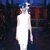 أرماني بريفيه يستكشف المجرّة...