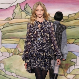 المصمّمة Anna Sui