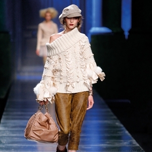 الألبسة الجاهزة من ديور