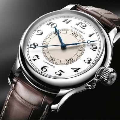 ساعة لونجين المرصّعة بالذهب الزهري