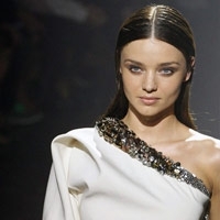 دار Lanvin... امرأة خطيرة