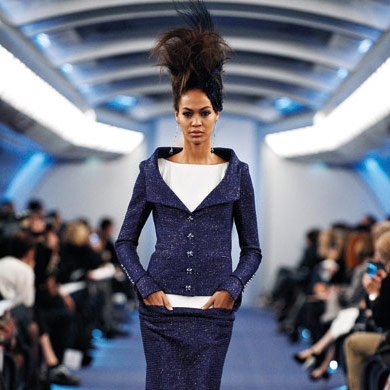 على متن طائرة الموضة