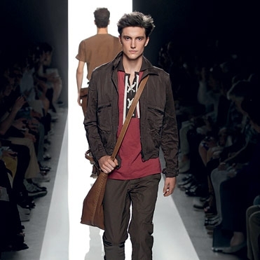 من مجموعة Bottega Veneta الرجالية...