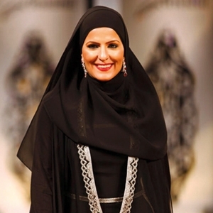مصممة الأزياء الإماراتية زرينة يوسف