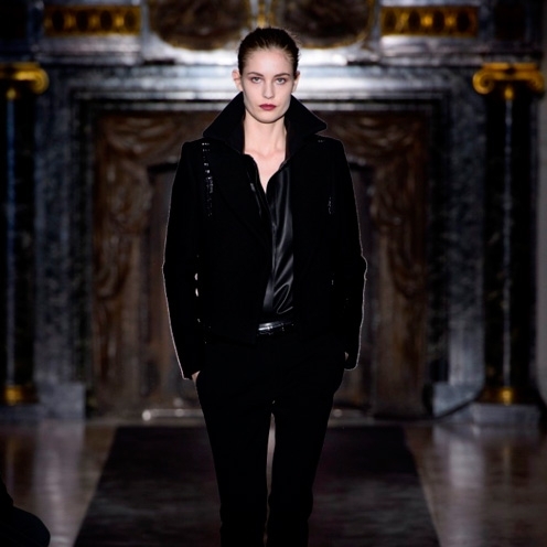 محموعة Anthony Vaccarello للأزياء الجاهزة 2013/2014