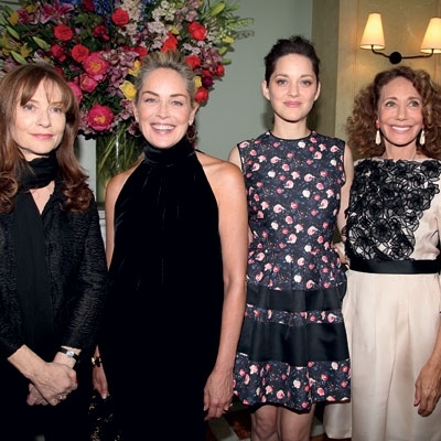 Dior كل العيون شاخصة