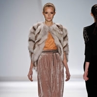 مجموعة Carlos Miele...