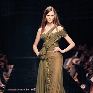 مجموعة طوني ورد