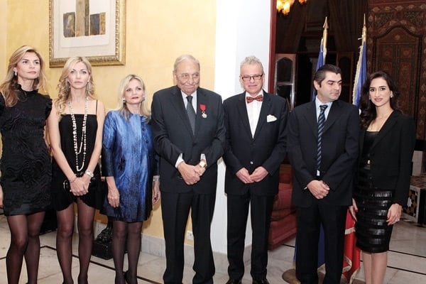 عائلة سعدون حمادة مع السفير الفرنسي
