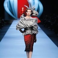 من كريستيان ديور مجموعة مستوحاة من رسوم رينيه غورو 