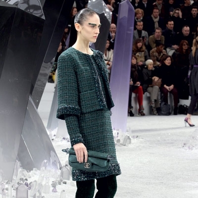 Chanel طبقات وبريق