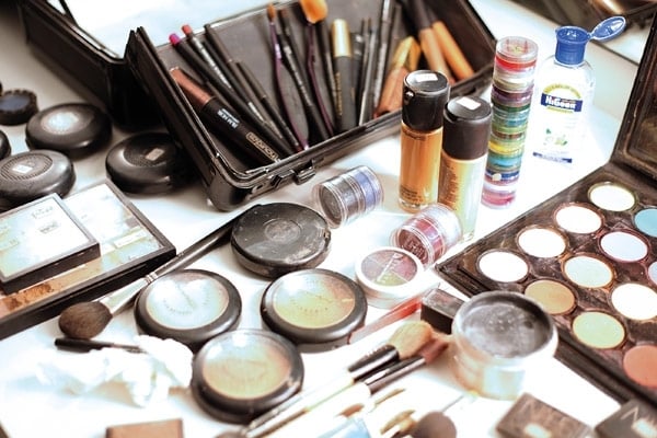 في الكواليس Behind The Scenes