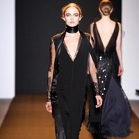 J Mendel أصمّم الفرو…