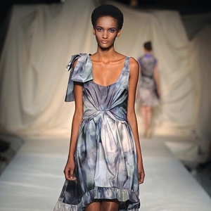 العارضات عند CYNTHIA ROWLEY