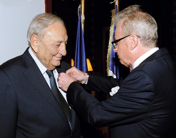 وسام جوقة الشرف برتبة فارس لسعدون حمادة