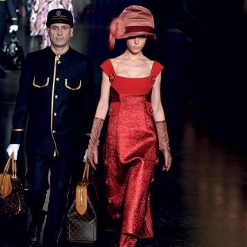 Louis Vuitton... مولعة بالترف